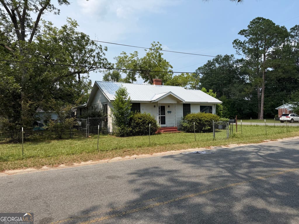 Photo of 1302 Elizabeth Street, Waycross, GA 31503 (MLS # 10814402)