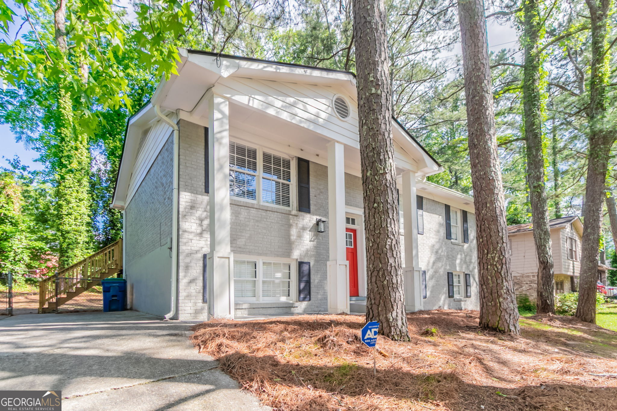 2922 Carriage LN