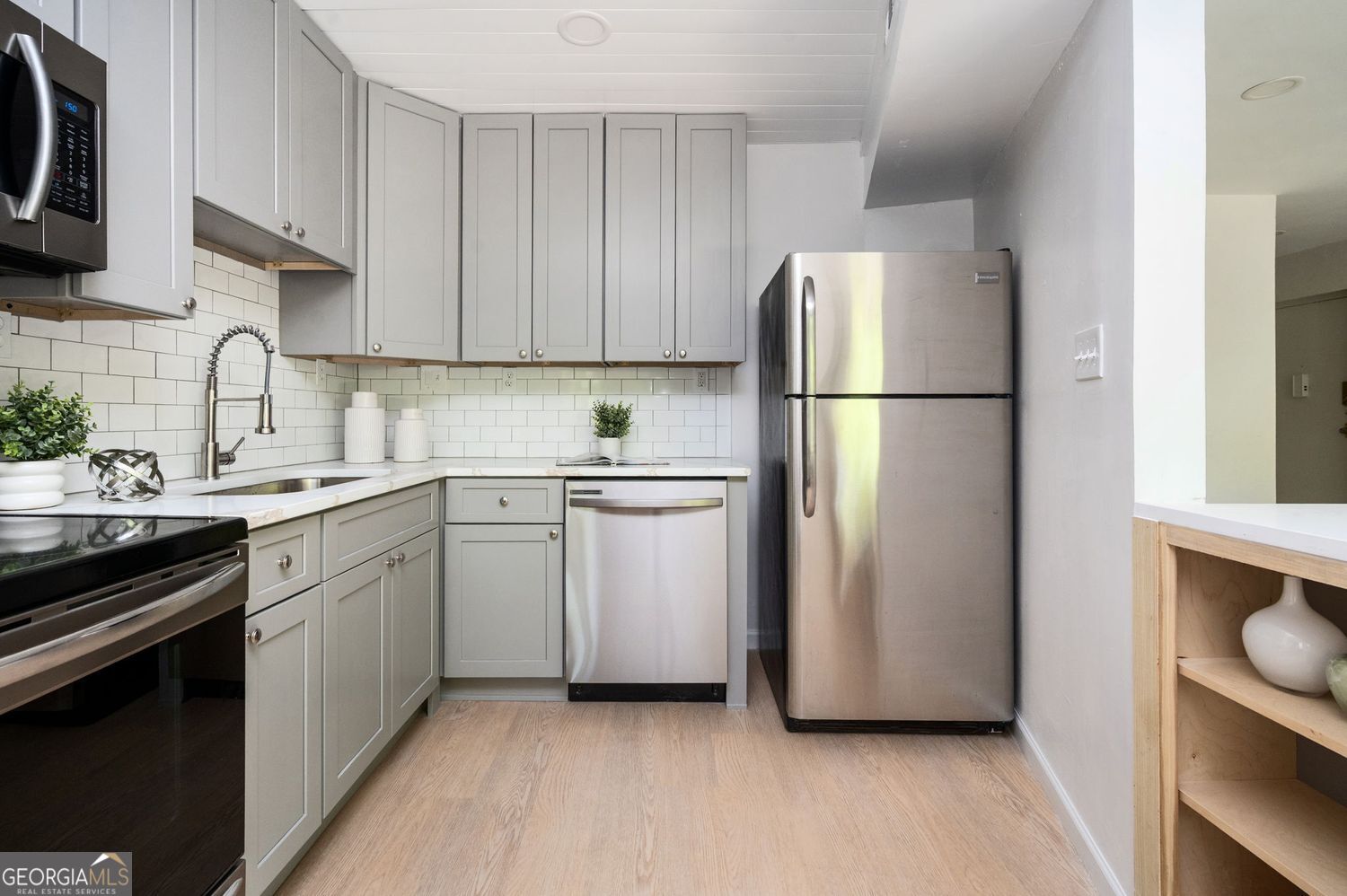 Atlanta, Georgia 30309, United States, 2 Bedrooms Bedrooms, ,1 BathroomBathrooms,Residential,Active,115011