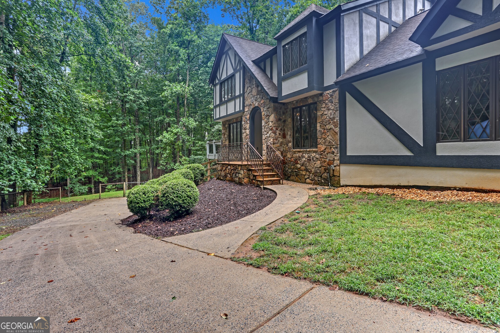 3591 Country Estate DR NW