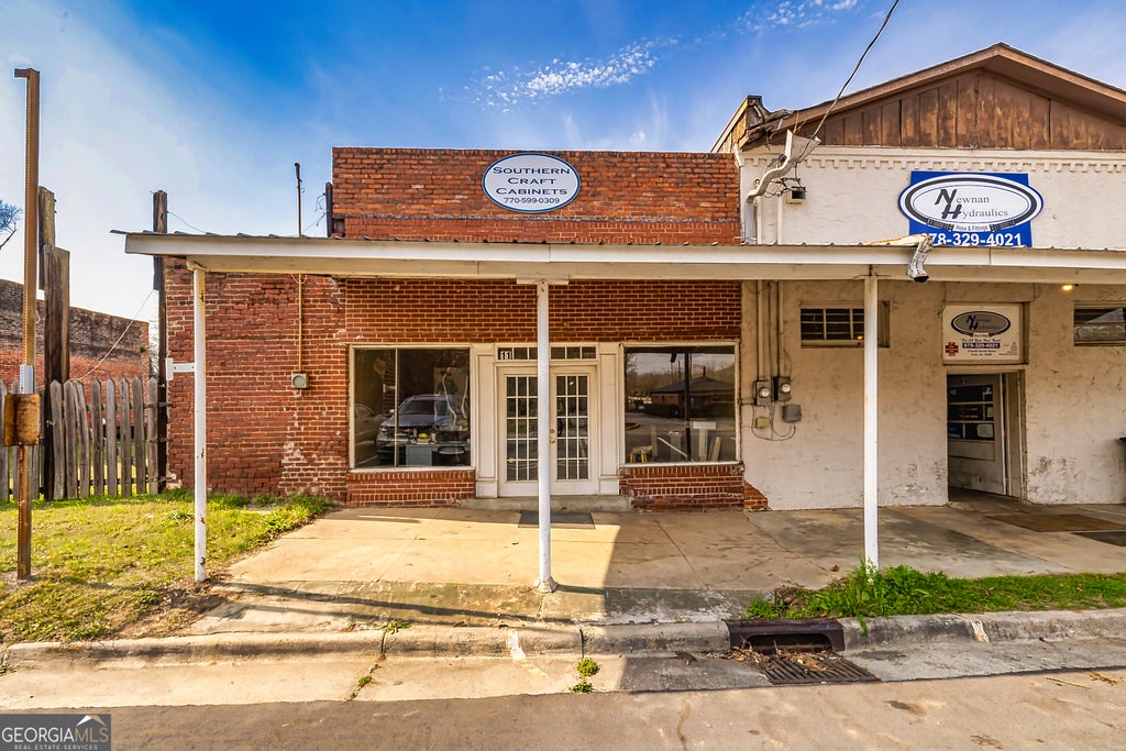 Photo of 11 South Hunter Street, Turin, GA 30289 (MLS # 10840878)
