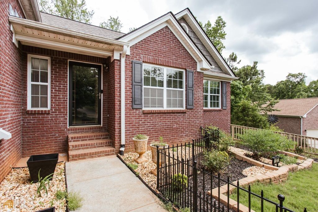 Photo of 137 Bristol Woods Drive, Athens, GA 30606 (MLS # 10679130)