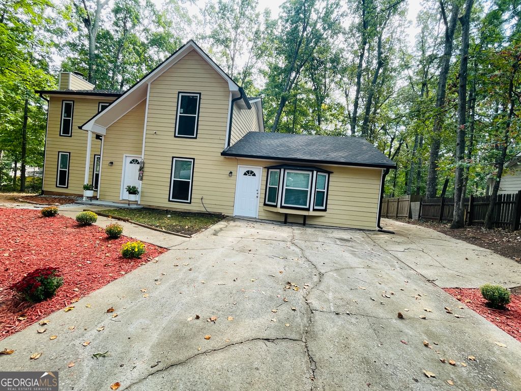 Photo of 7156 Whitfield Drive, Riverdale, GA 30296 (MLS # 10650227)