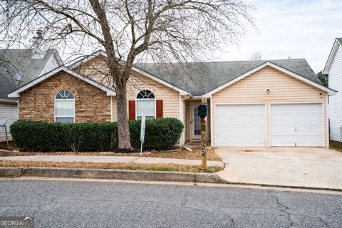 Photo of 2922 Knoll View Place, Douglasville, GA 30135 (MLS # 10672536)