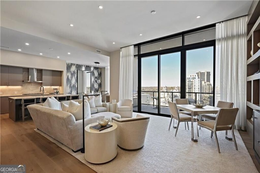 Photo of 2425 Peachtree Road NE #1802, Atlanta, GA 30305 (MLS # 10677977)