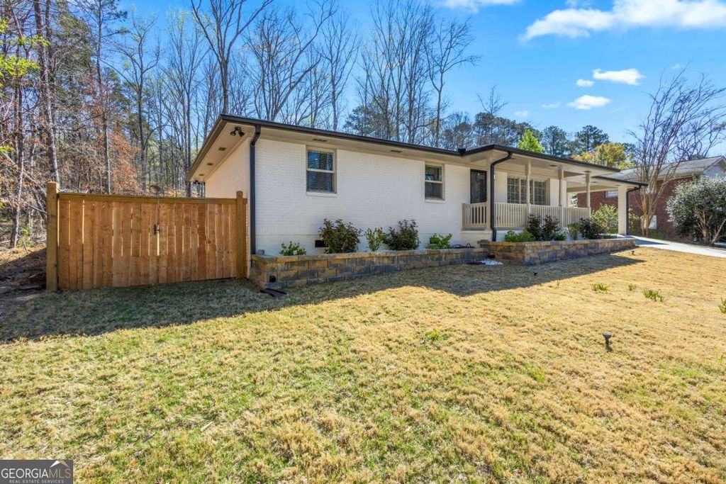 Photo of 5109 Dogwood Hills Drive, Sugar Hill, GA 30518 (MLS # 10701624)
