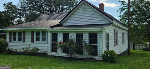 2345 Rose Hill RD Meansville GA 30256