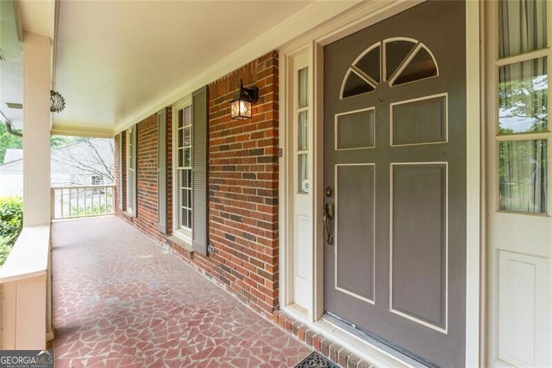 Atlanta, Georgia 30328, United States, 4 Bedrooms Bedrooms, ,5 BathroomsBathrooms,Residential,Active,121609