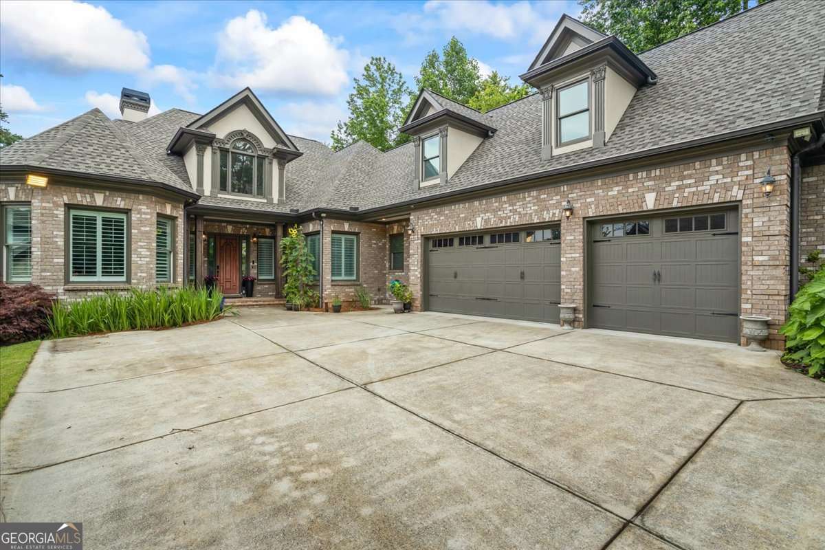 241 Russell RD
