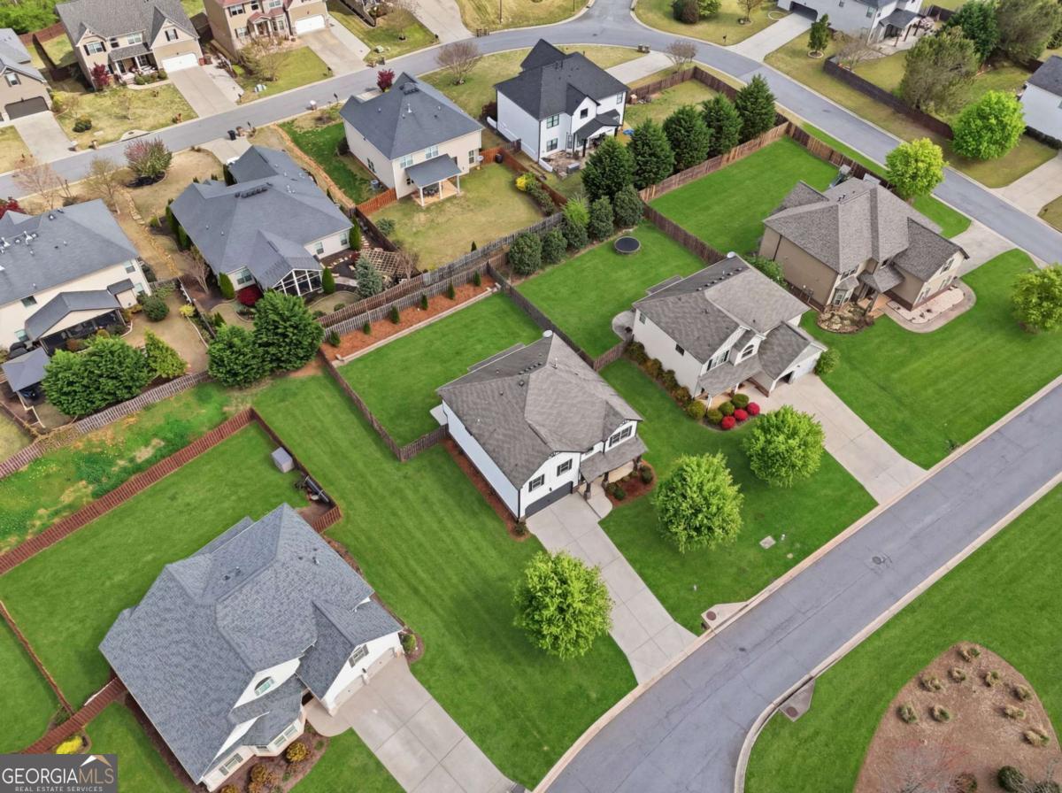 5930 Country Lake RD