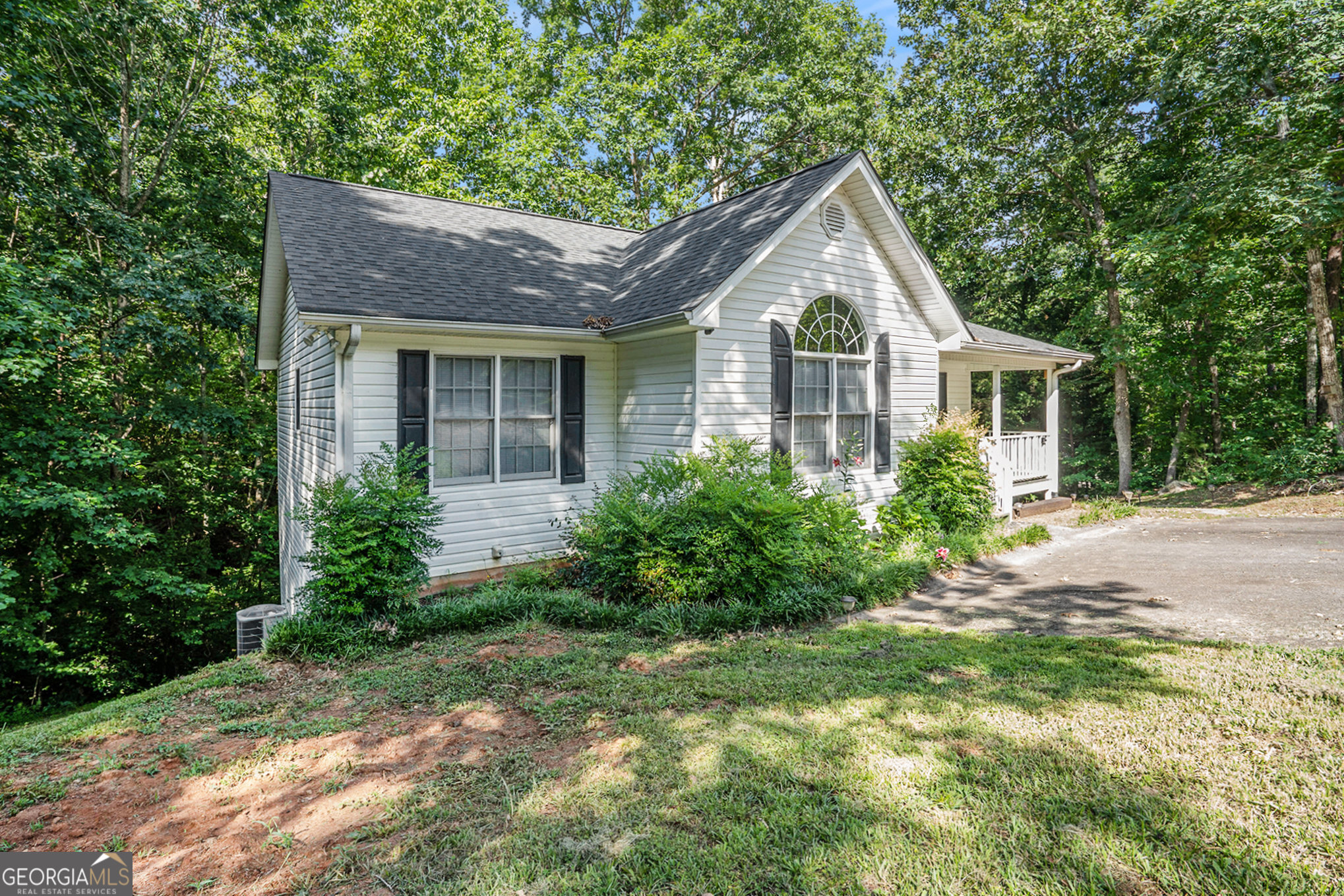 245 Royal Oaks LN