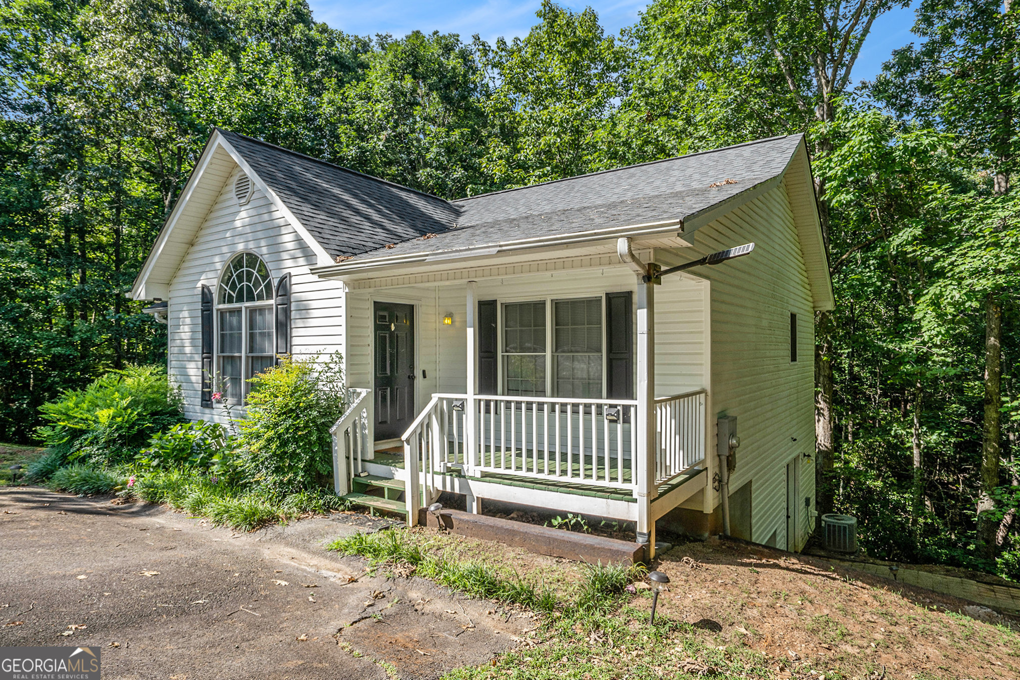 245 Royal Oaks LN