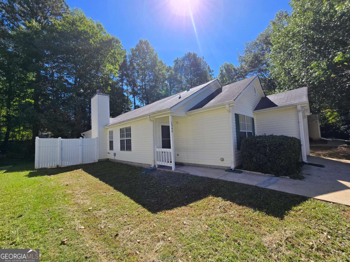 ***MOVE-IN SPECIAL - $100 OFF OF THE 1ST MONTHS RENT!!! IF YOU ARE LOOKING FOR A SPACIOUS 3 BEDROOM 2 BATH RANCH HOME, THIS MAY BE THE ONE FOR YOU! THIS HOME OFFERS A SPACIOUS EAT-IN KITCHEN, LARGE LIVING ROOM WITH A BEAUTIFUL FIREPLACE AND A PRIVATE BACKYARD. IT IS ALSO SITUATED IN A CUL-DE-SAC. COME ENJOY THE RESTAURANTS AND AMBIANCE OF HISTORIC DOWNTOWN DOUGLASVILLE. YOUR HOME WILL BE LOCATED WITHIN 5 MINUTES OF HISTORIC DOWNTOWN DOUGLASVILLE AND THE NEW V-PLEX BEHIND HUDSONS RESTAURANT. COMMUTE WITH EASE, AS I-20 EAST AND WEST, SCHOOLS AND ARBOR PLACE MALL ARE WITHIN CLOSE PROXIMITY, AS WELL AS SOME OF YOUR FAVORITE PLACES TO SHOP AND EAT! HOUSING VOUCHERS ACCEPTED!! PETS NOT ACCEPTED!!!!!