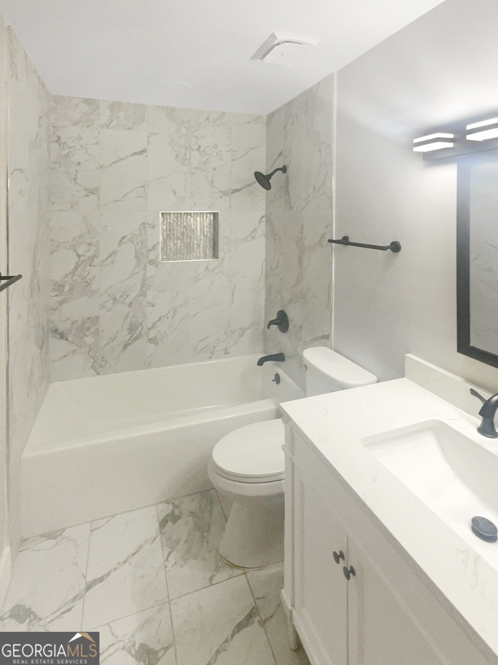 DANNYS CORNER - Residential