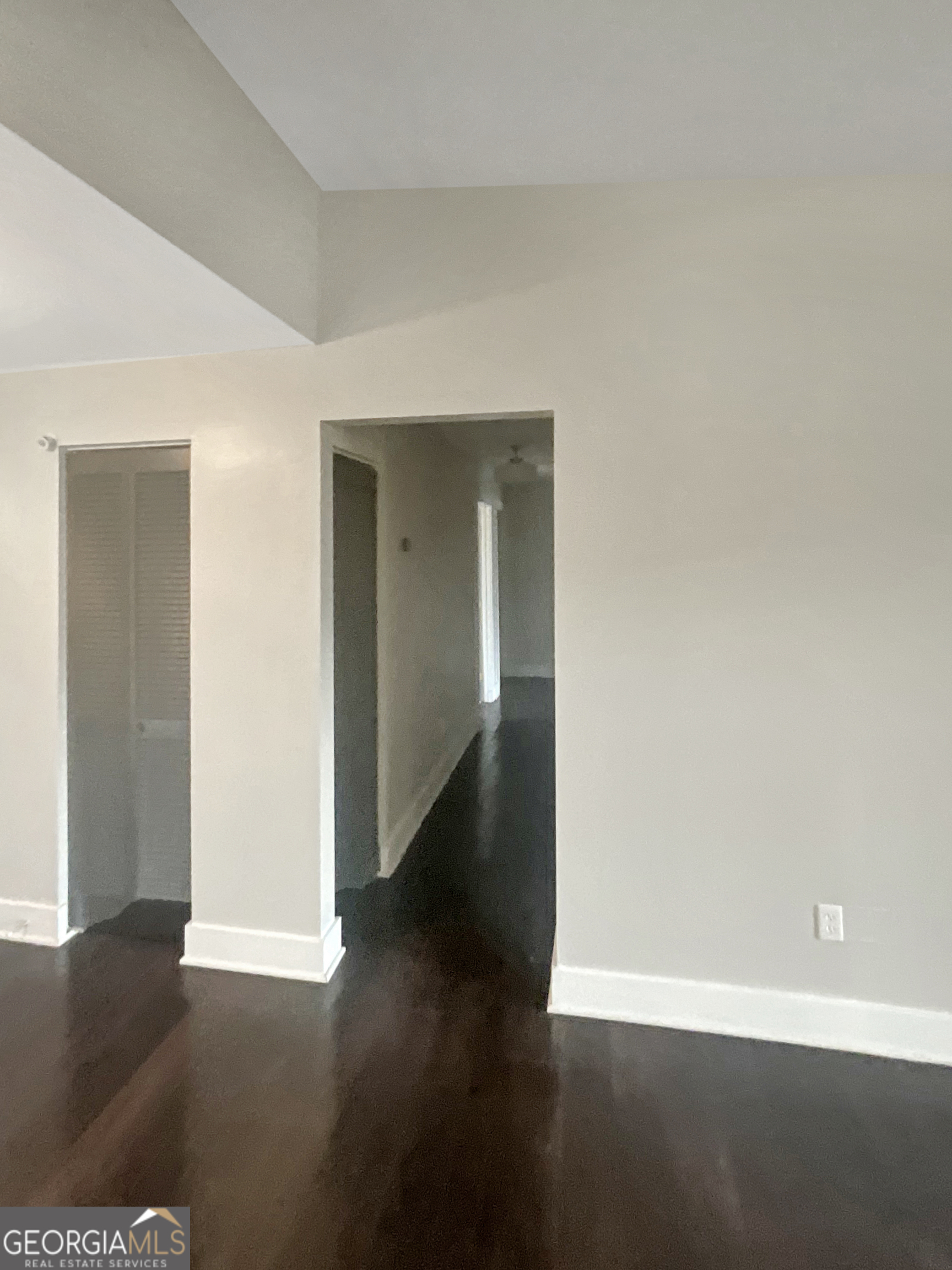 DANNYS CORNER - Residential