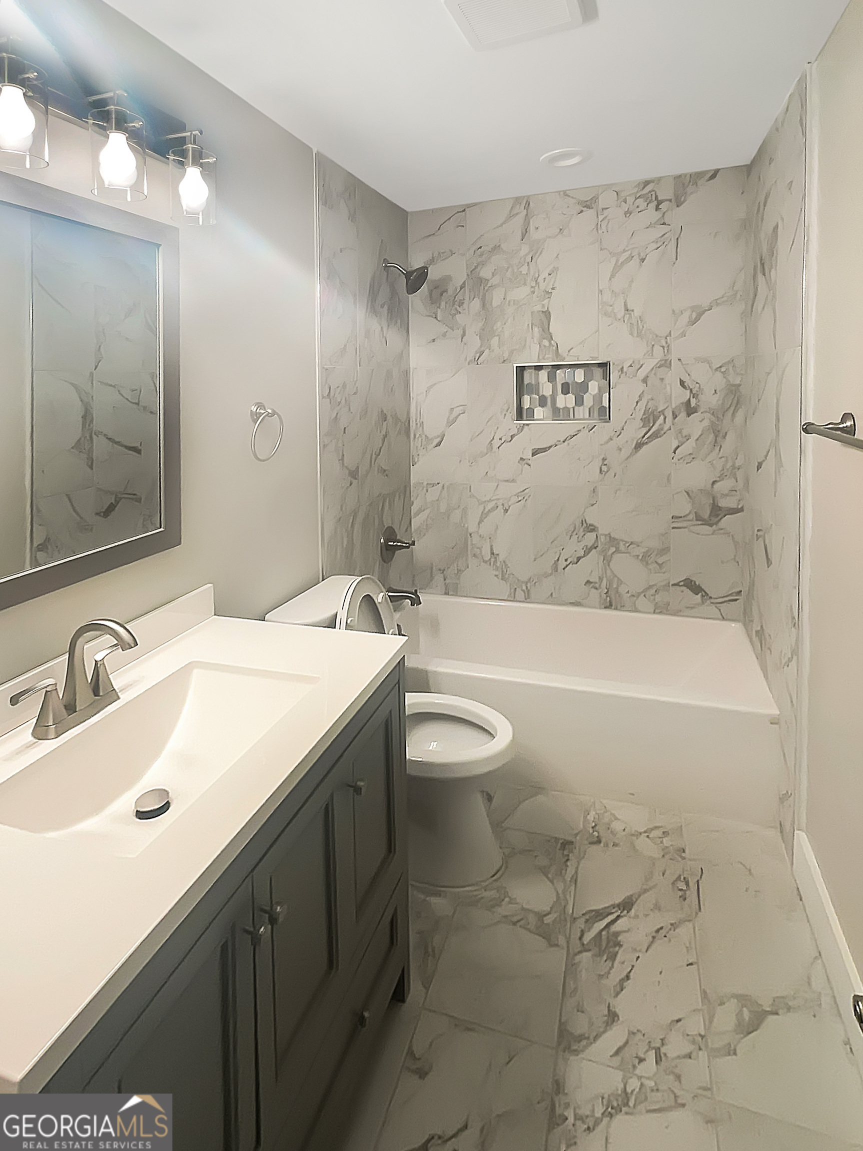 DANNYS CORNER - Residential