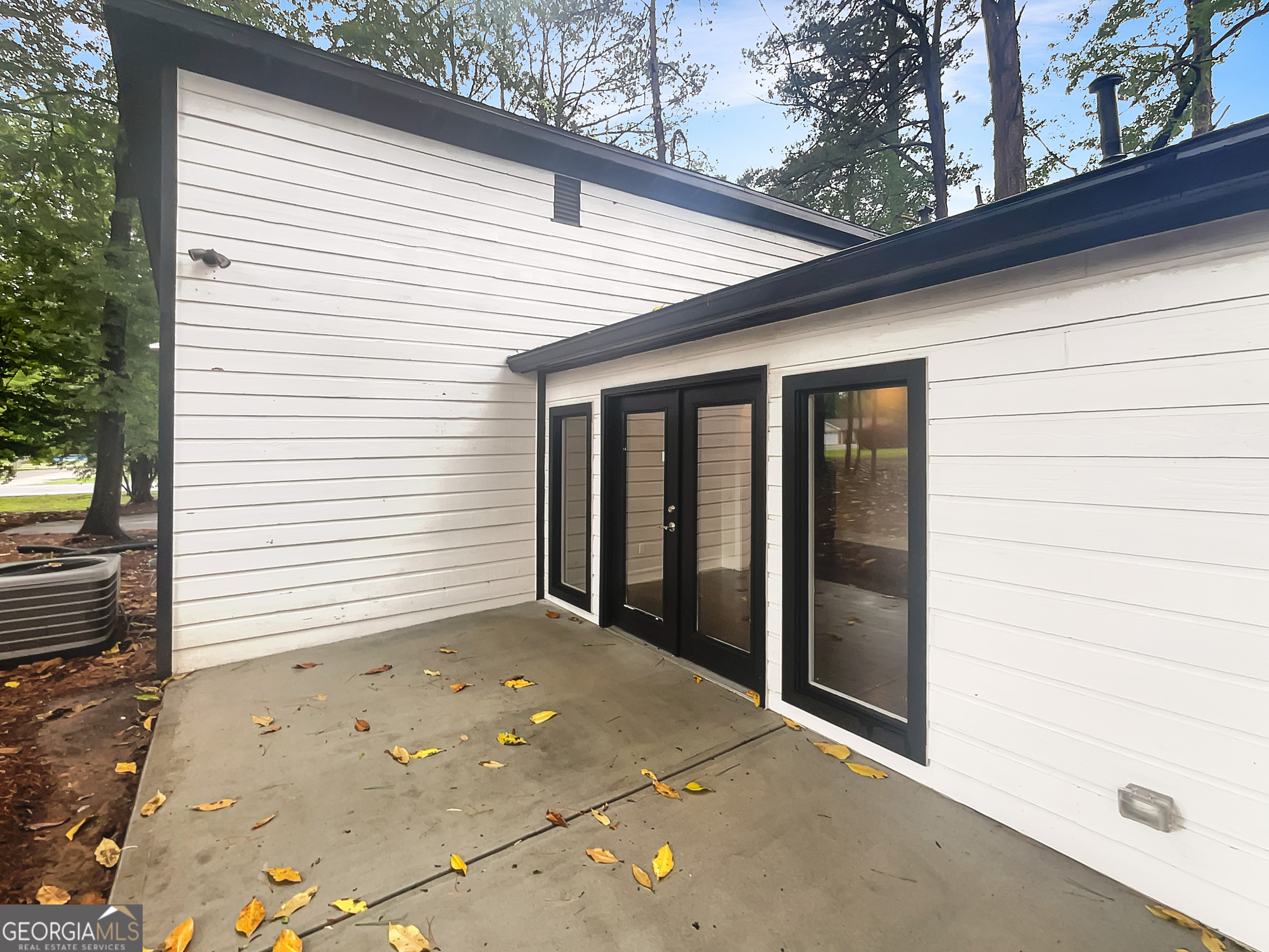 DANNYS CORNER - Residential