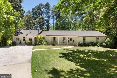Photo of 4770 Chatworth Court, Atlanta, GA 30342 (MLS # 10765621)