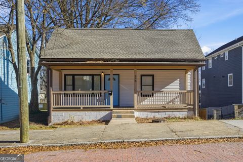 Photo of 698 Garibaldi Street SW, Atlanta, GA 30310 (MLS # 10659555)