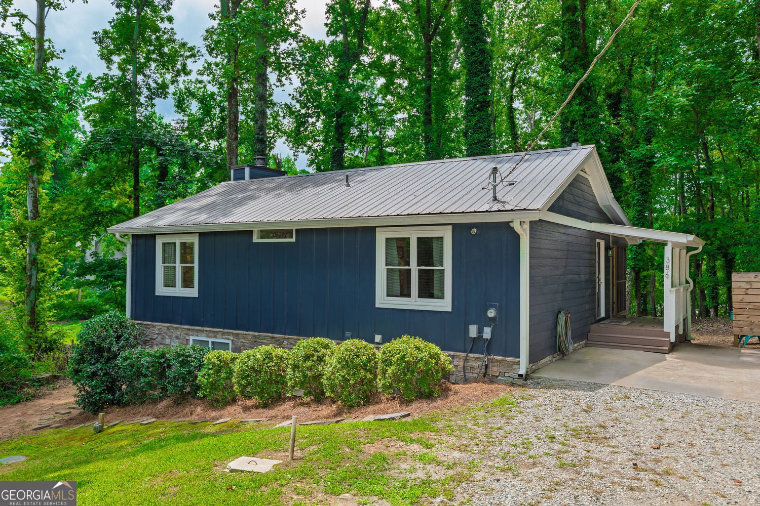 386 Longview DR