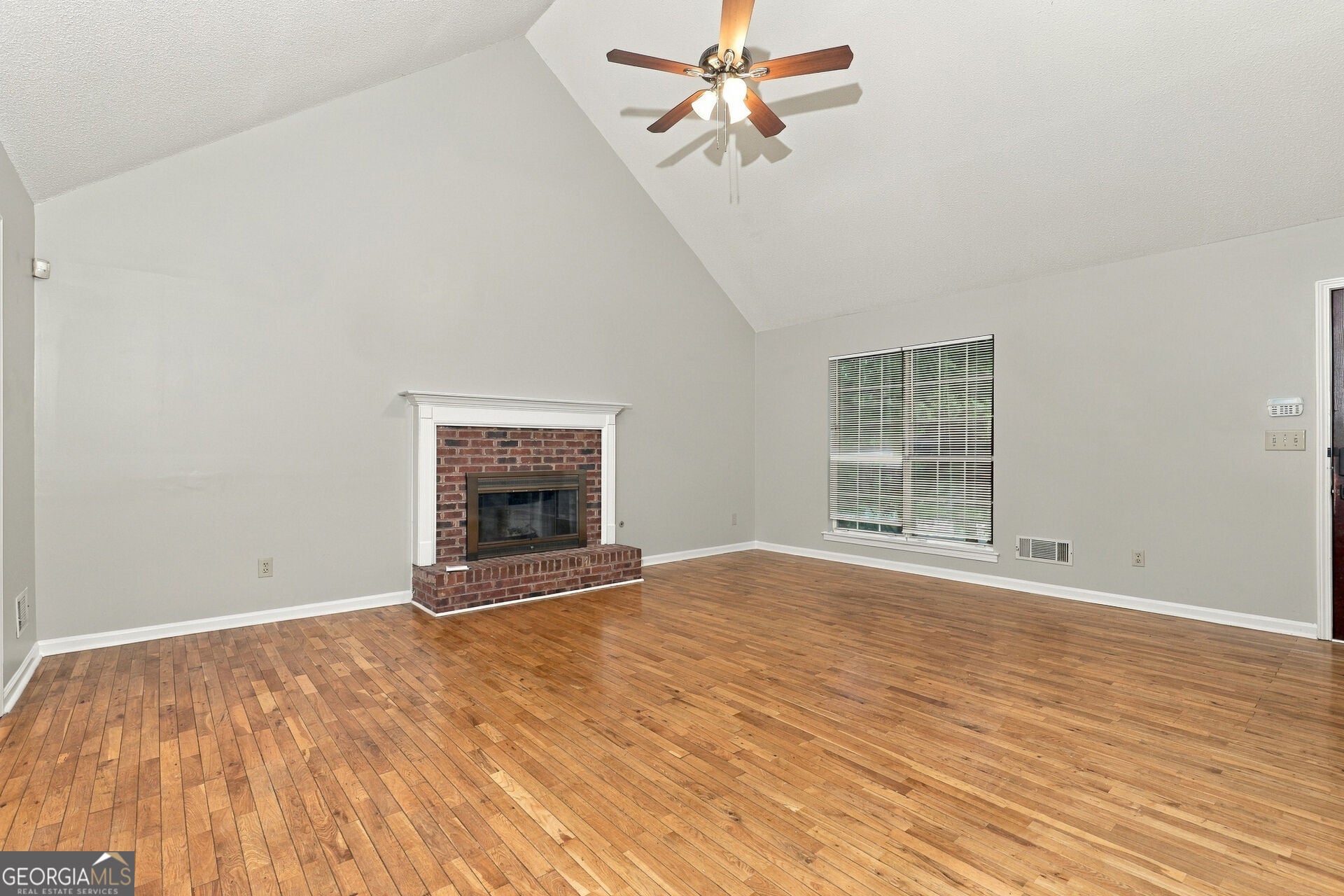 523 Horseshoe CIR