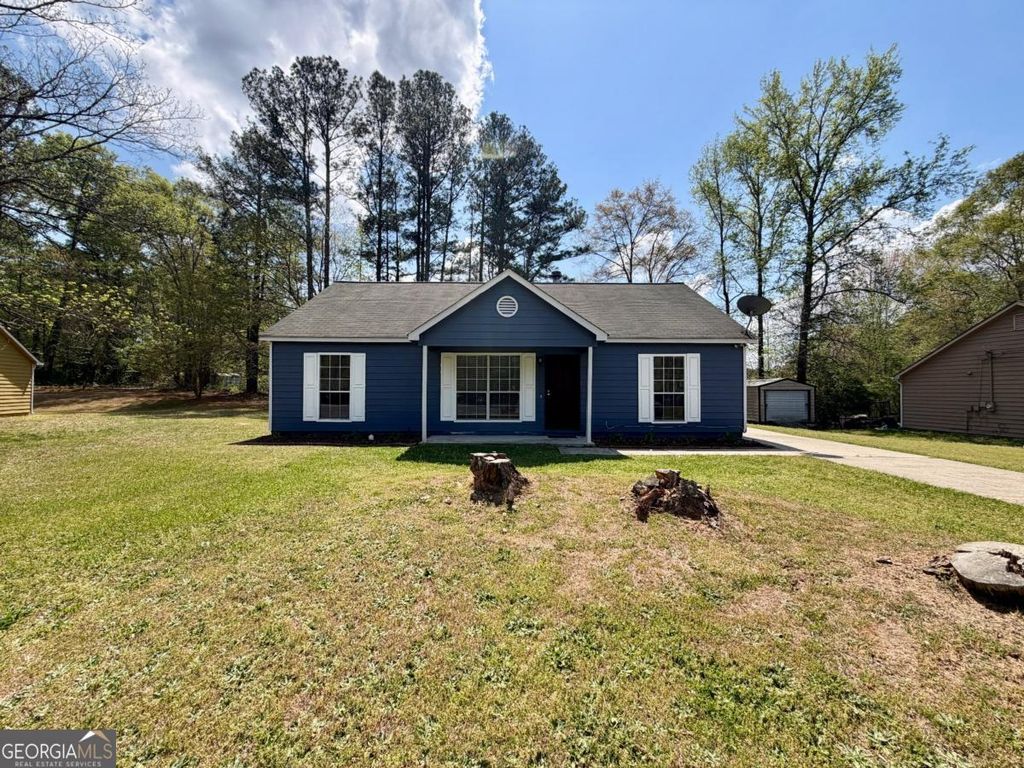 Photo of 2720 SAPPHIRE Street, Atlanta, GA 30349 (MLS # 10725032)