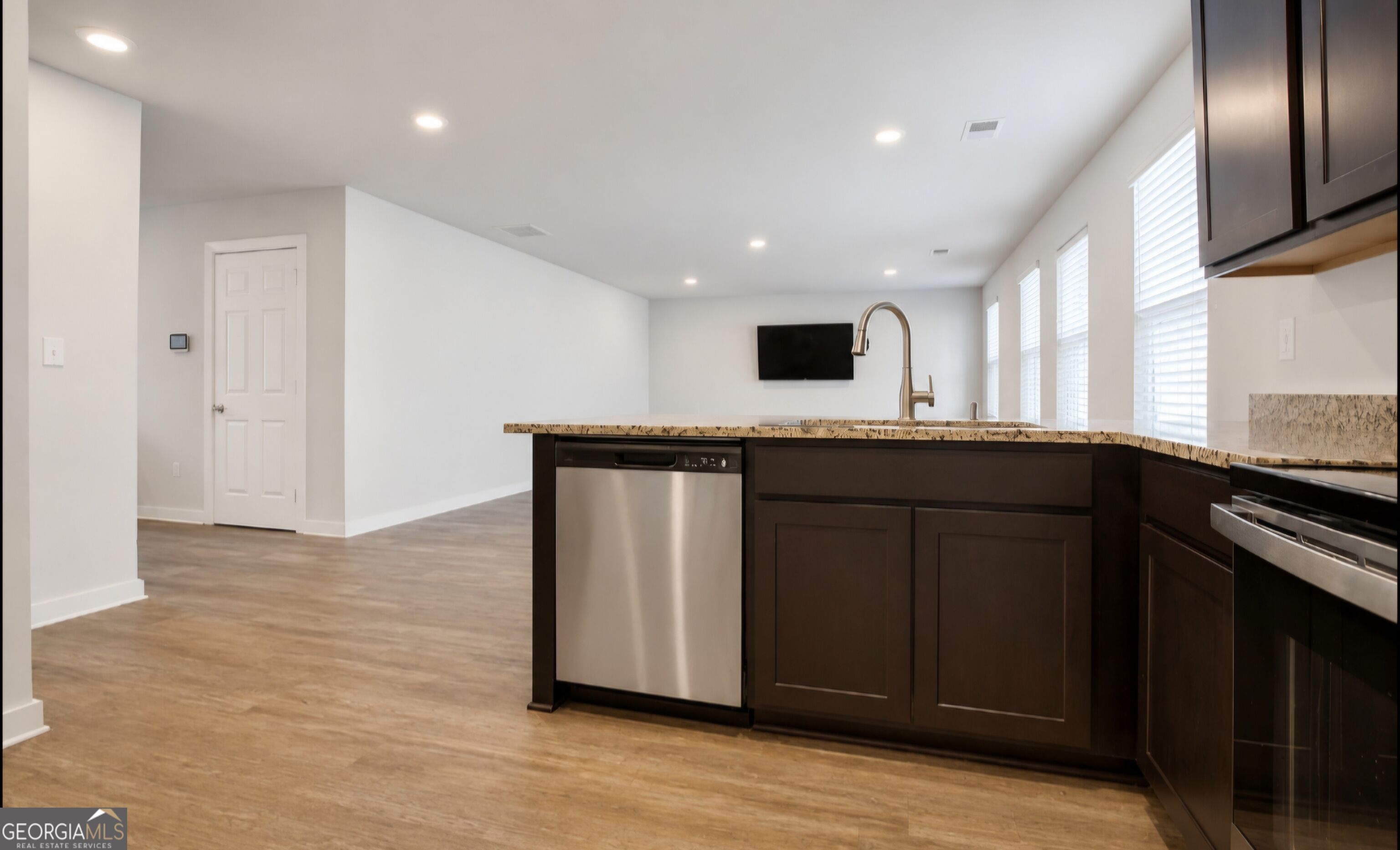 1129 Bluecoat CIR
