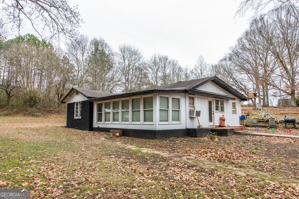 Photo of 1866 Mount Zion Road, Carrollton, GA 30117 (MLS # 10661818)