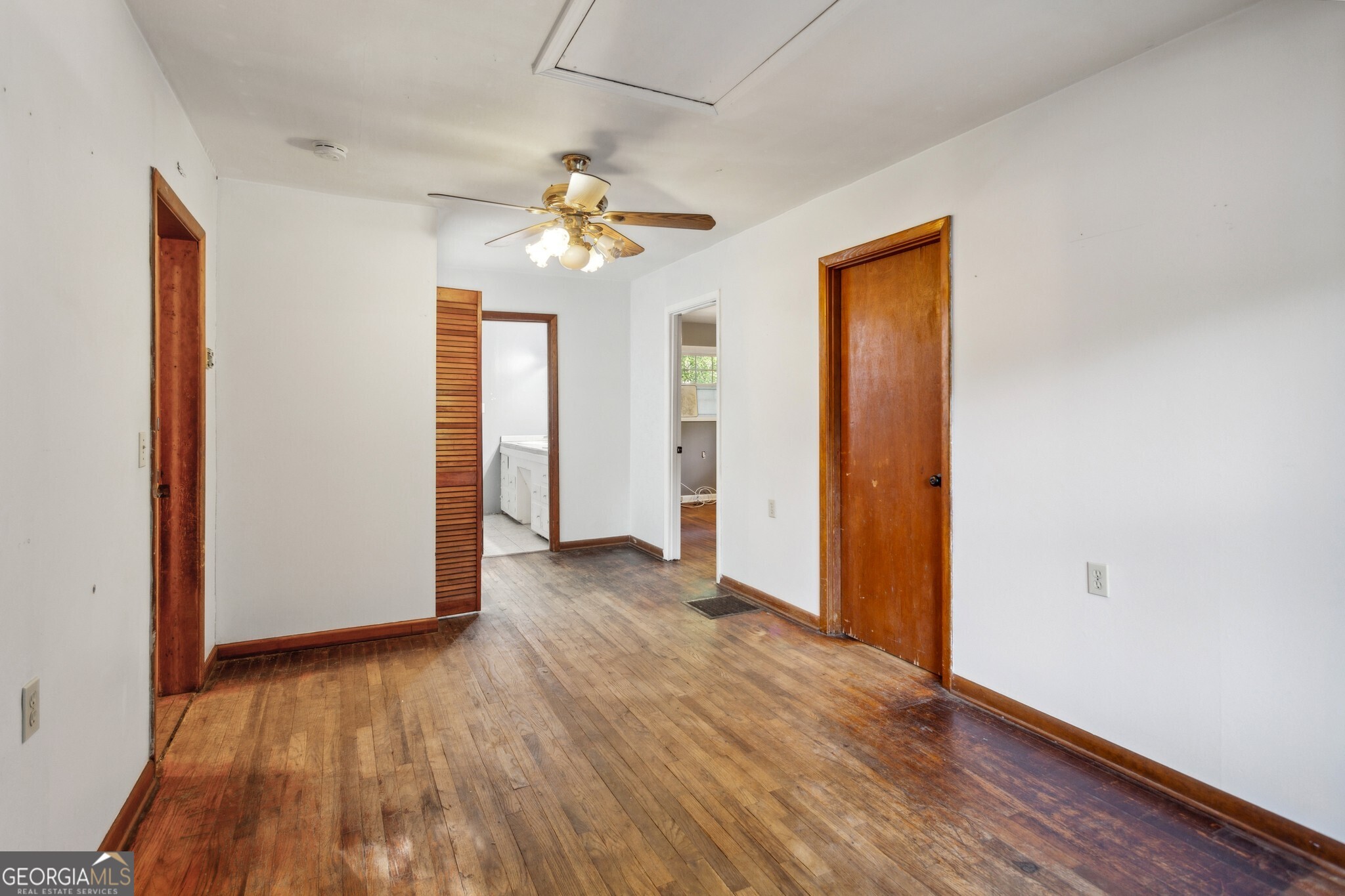 Ivy Manor - Residential