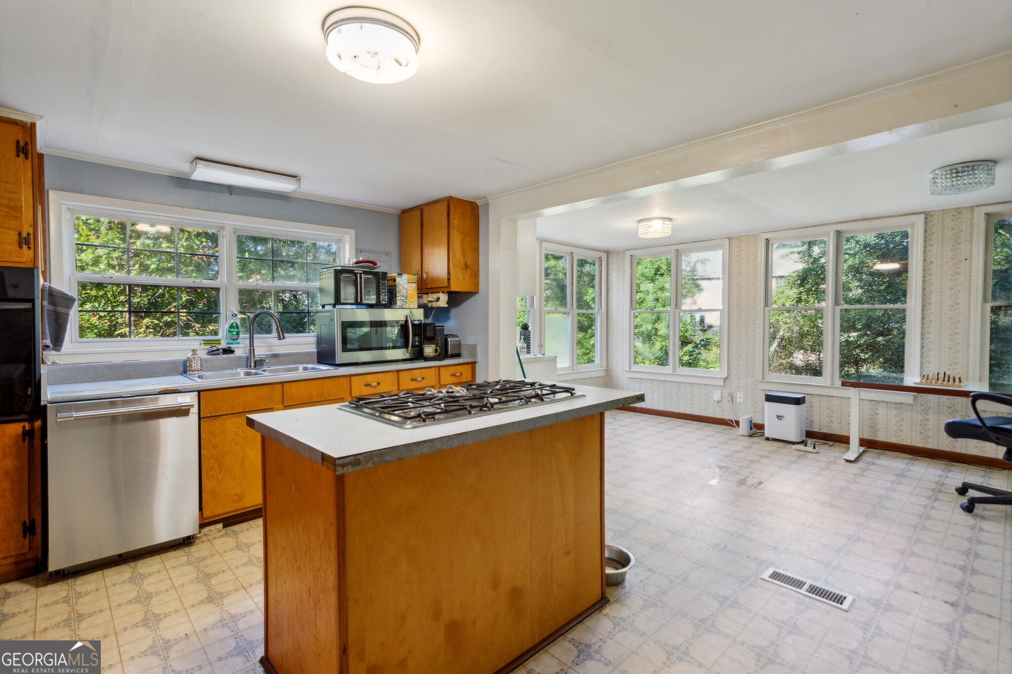 Ivy Manor - Residential