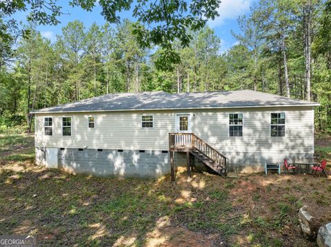 A home in Toccoa