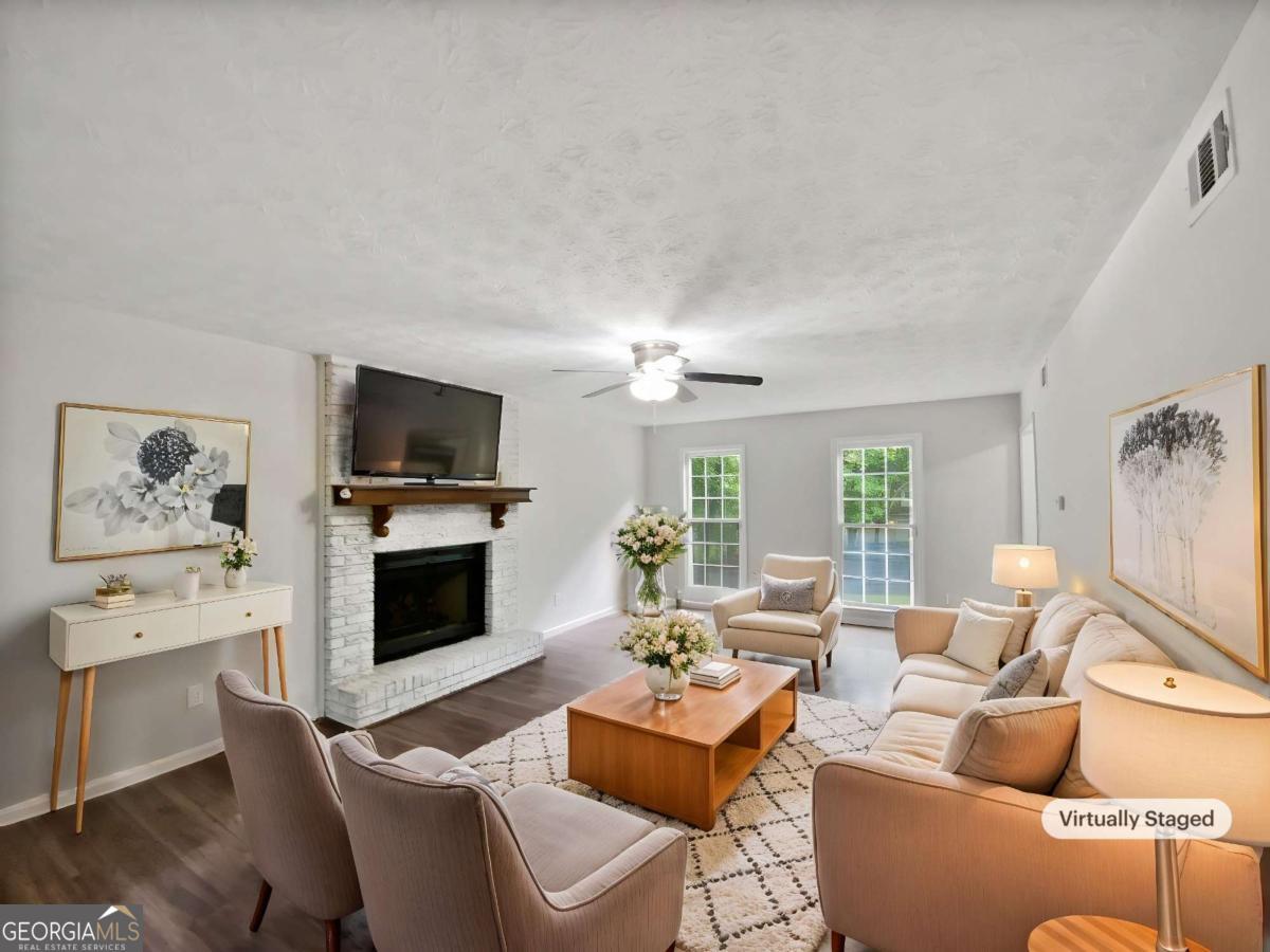 8683 Twin Oaks DR