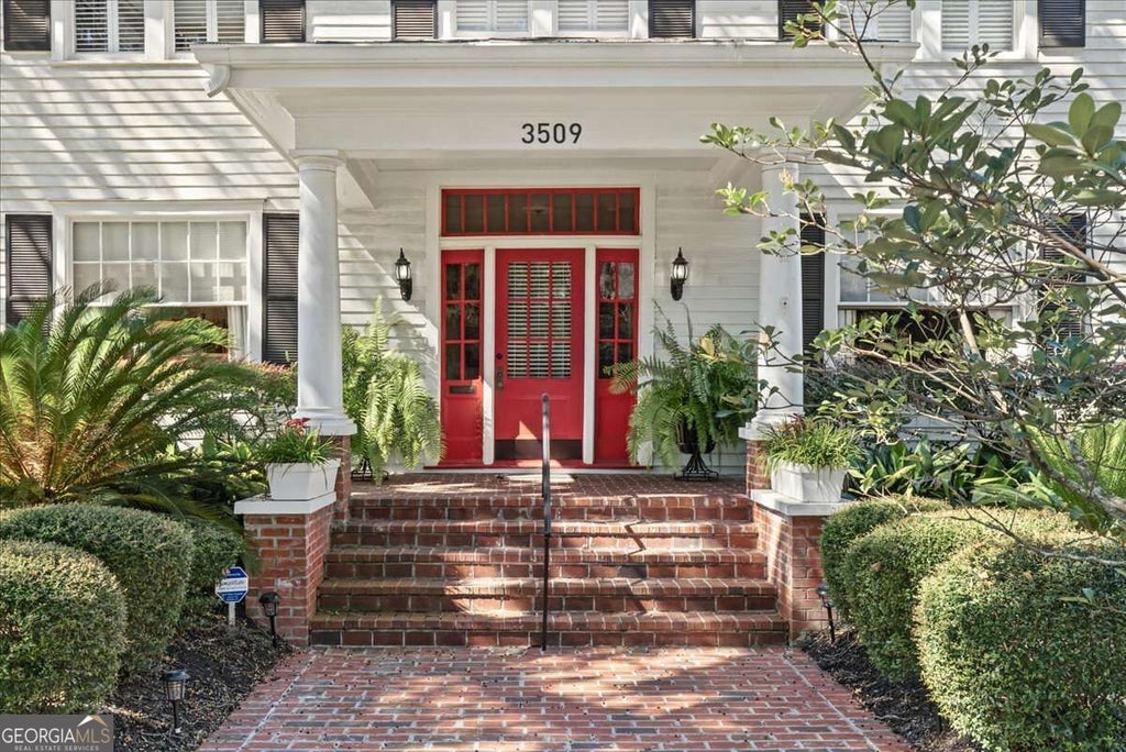 Photo of 3509 Abercorn Street, Savannah, GA 31405 (MLS # 10878877)