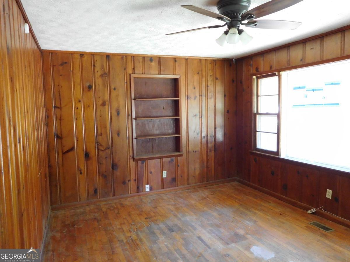 2803 Maple RD SE
