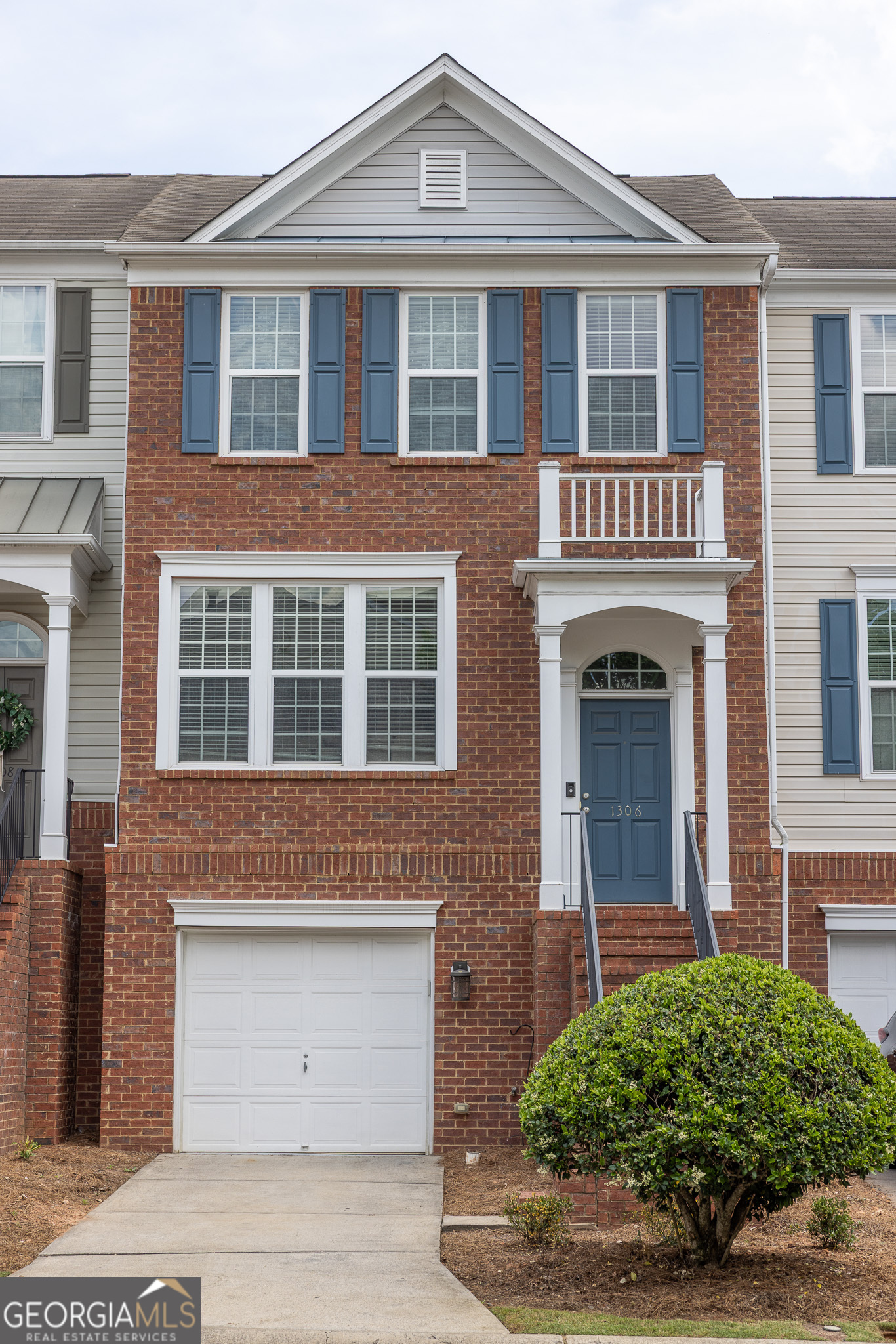 INVESTOR & BUYER OPPORTUNITY! Spacious 4 Bedroom / 2.5 Bath townhome in a sought-after community with NO RENTAL RESTRICTIONS Co a rare opportunity for investors! Whether you're looking for a forever home or an income-generating property, this one checks all the boxes. Prime Location Co Just minutes from GA-400, with quick access to Avalon, Halcyon, and top-rated Forsyth County schools. Bright & Open Floor Plan Co The sunlit living and dining areas flow seamlessly, perfect for entertaining or cozy nights in. Modern Kitchen Co Overlooking the living room and backyard, it offers both style and serenity while cooking. Spacious Master Suite Co Features a relaxing soaking tub/shower combo. Two additional bedrooms and a full bath upstairs offer flexibility for guests, home office, or family. Bonus Lower-Level Bedroom Co Plus a dedicated laundry room and 1-car garage with extra storage. Private Deck & Patio Co Your perfect spot to unwind after a long day. Community Perks Co Enjoy the large pool, playground, and pool house in the beautiful Whittington neighborhood. Investor's Dream Co With no rental caps, this property is ready for short or long-term leasing. A smart investment in one of the fastest-growing areas in North Georgia.