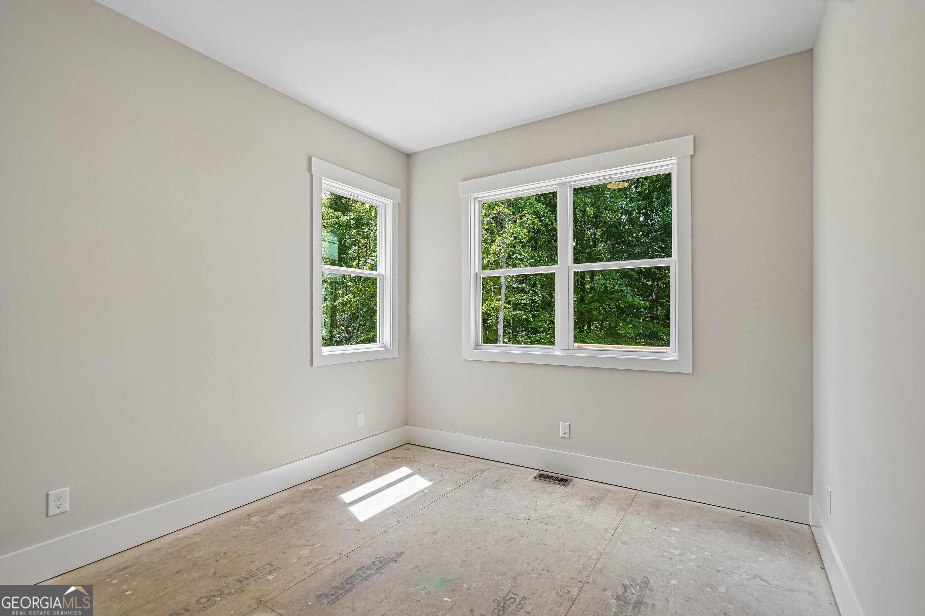 The Tamerack Plan, built by Peachtree Residential. Quick move-in! Welc – image 19