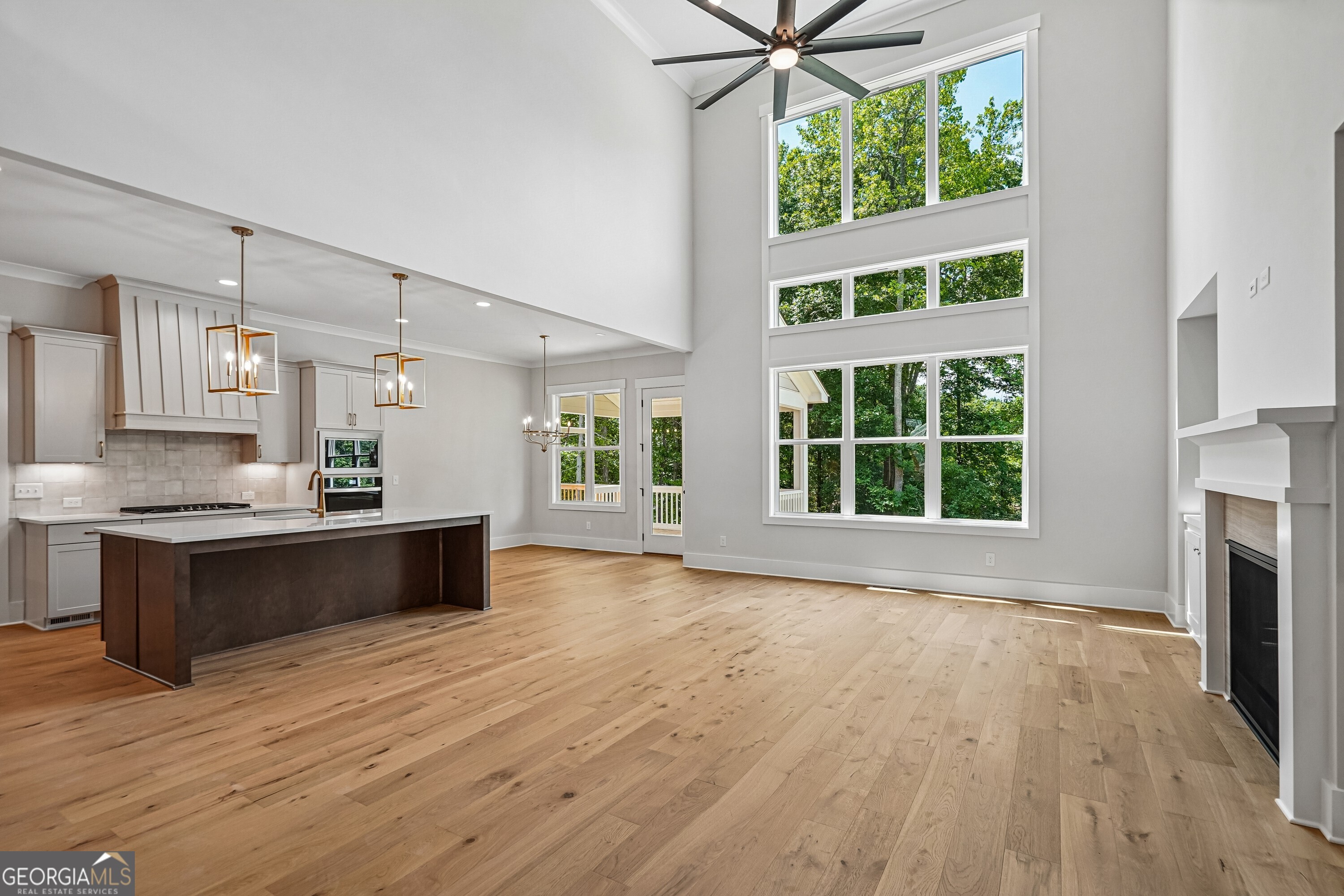 The Tamerack Plan, built by Peachtree Residential. Quick move-in! Welc – image 6
