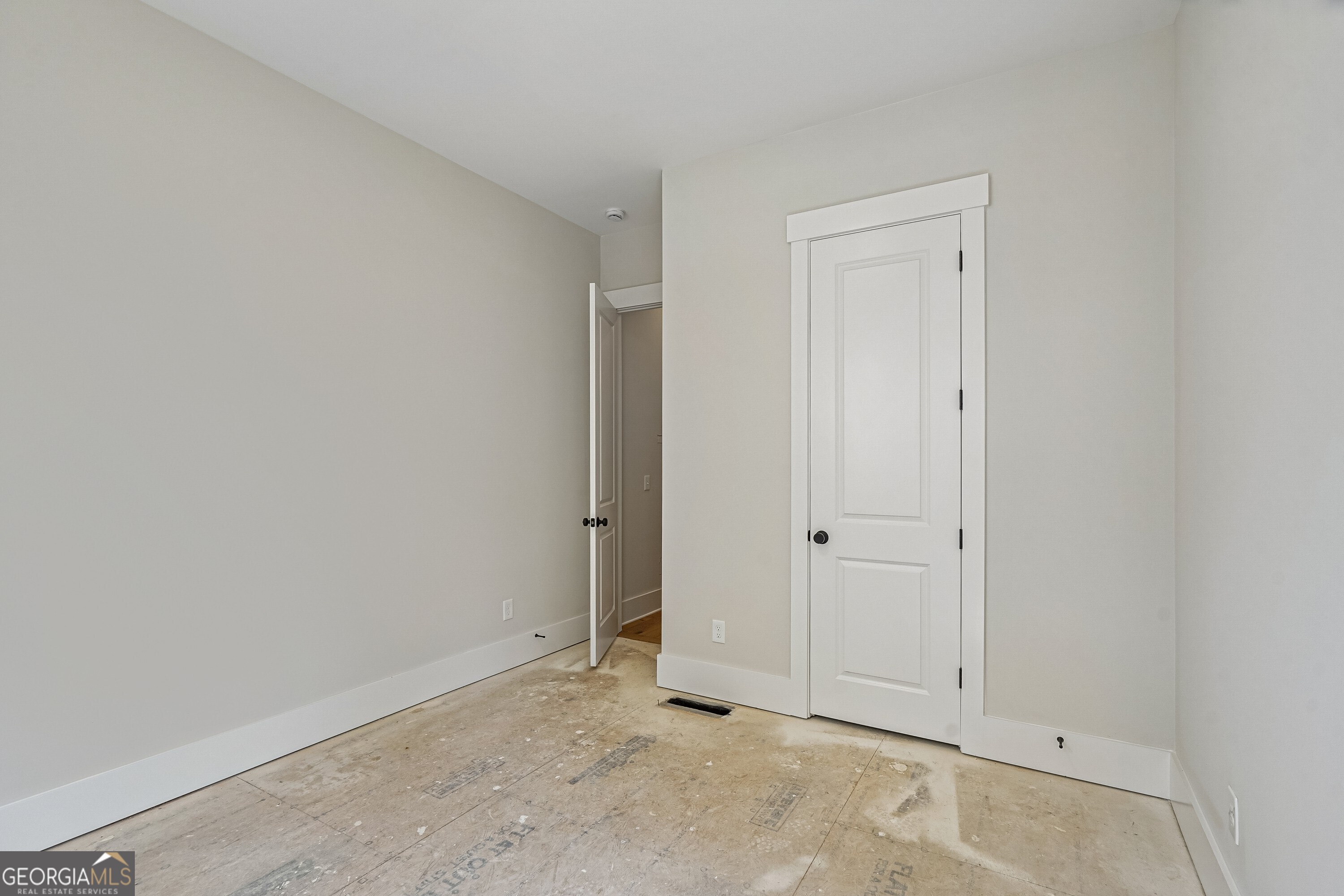 The Tamerack Plan, built by Peachtree Residential. Quick move-in! Welc – image 20