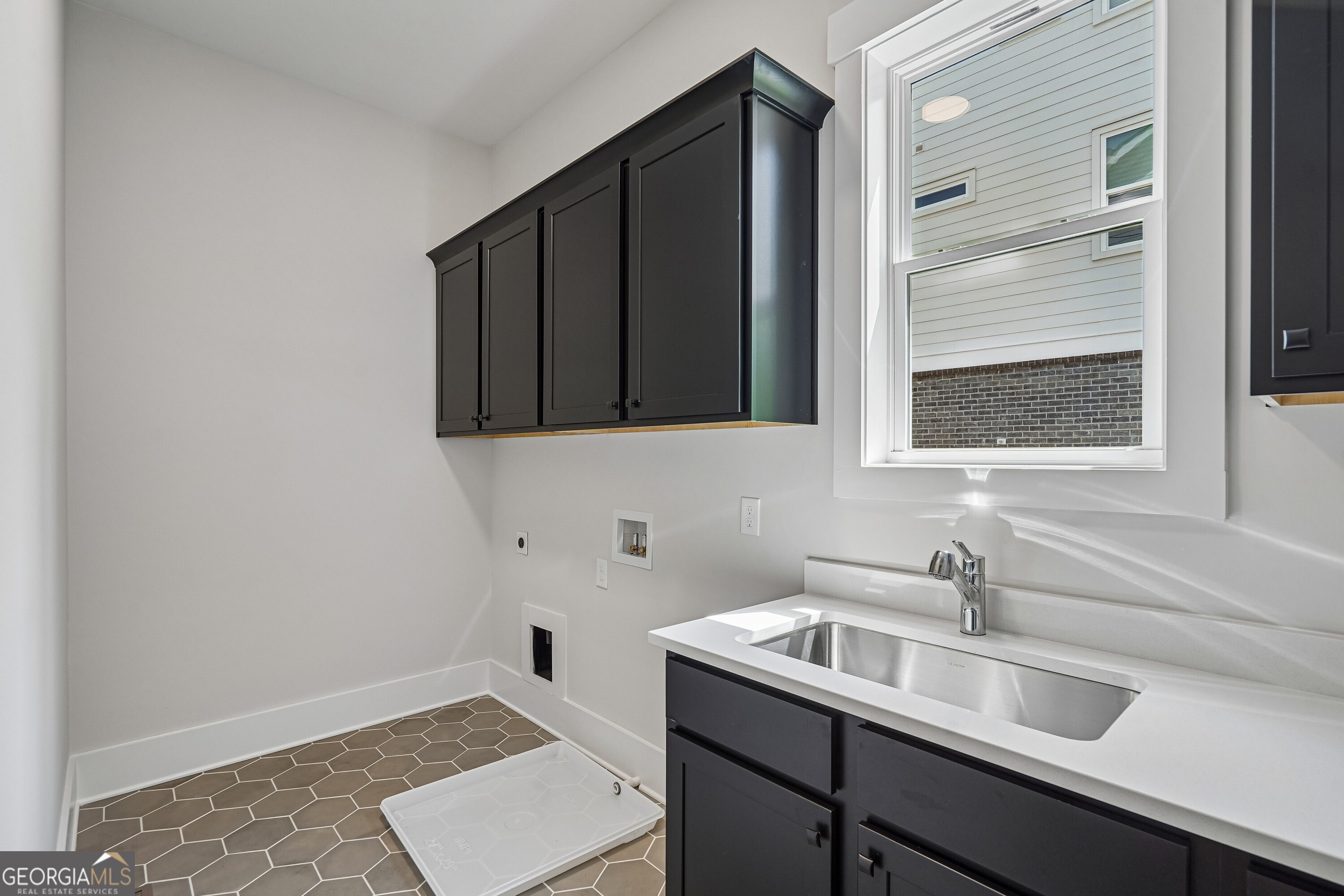 The Tamerack Plan, built by Peachtree Residential. Quick move-in! Welc – image 17