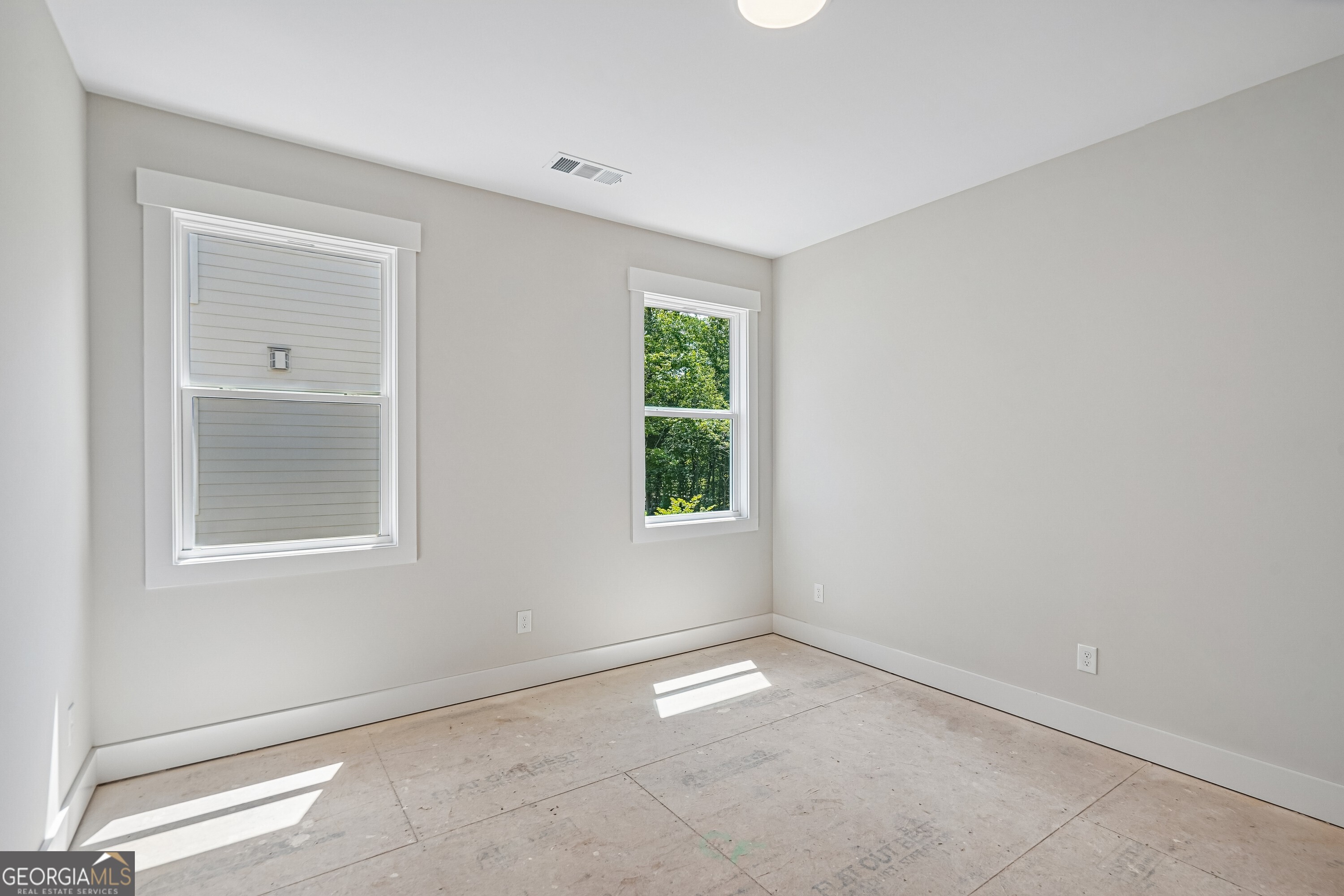 The Tamerack Plan, built by Peachtree Residential. Quick move-in! Welc – image 32