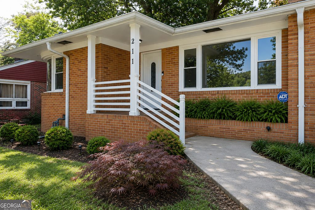 Photo of 211 Chicamauga Avenue SW, Atlanta, GA 30314 (MLS # 10767308)