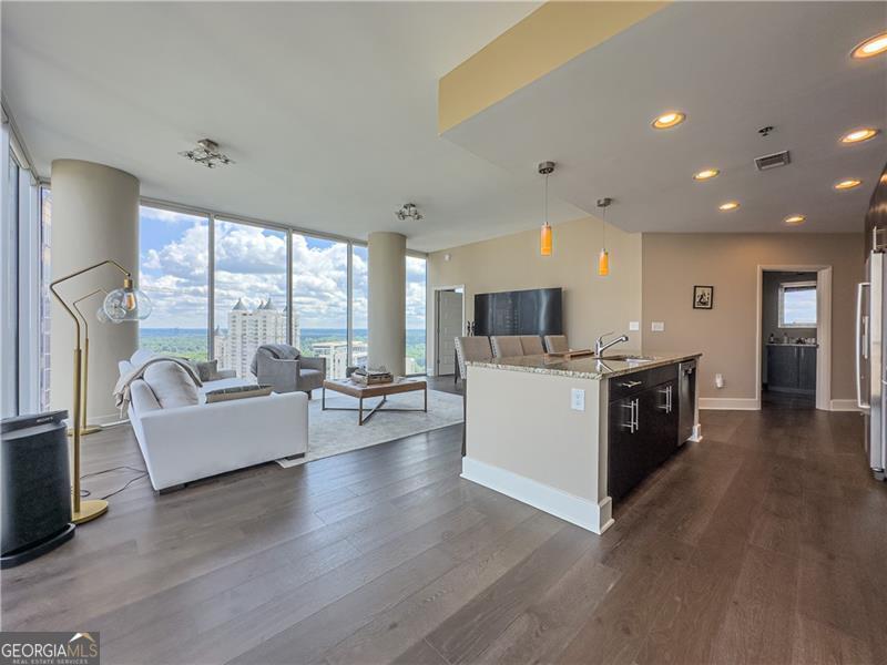 1080 NE PEACHTREE ST NE 2802