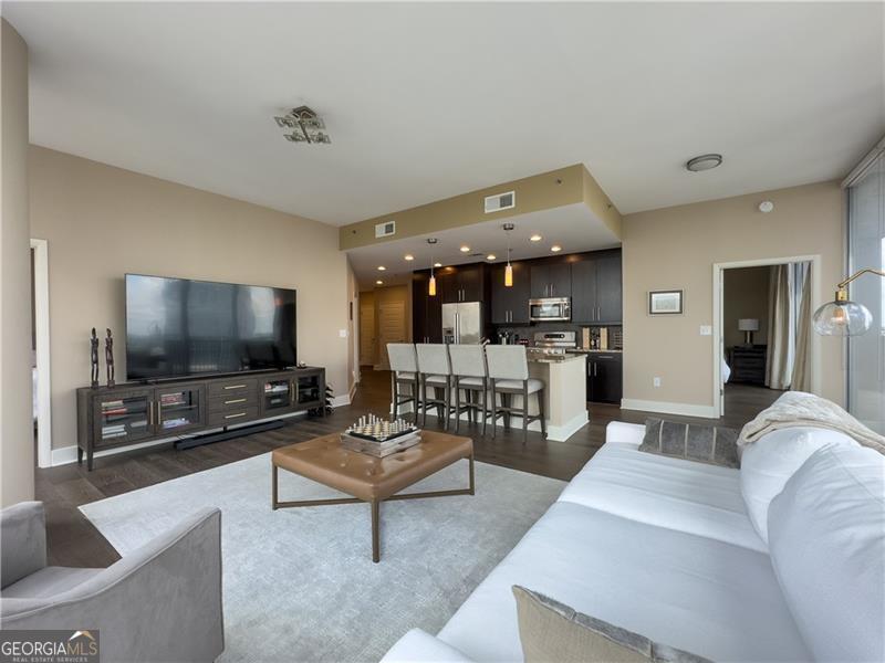 1080 NE PEACHTREE ST NE 2802