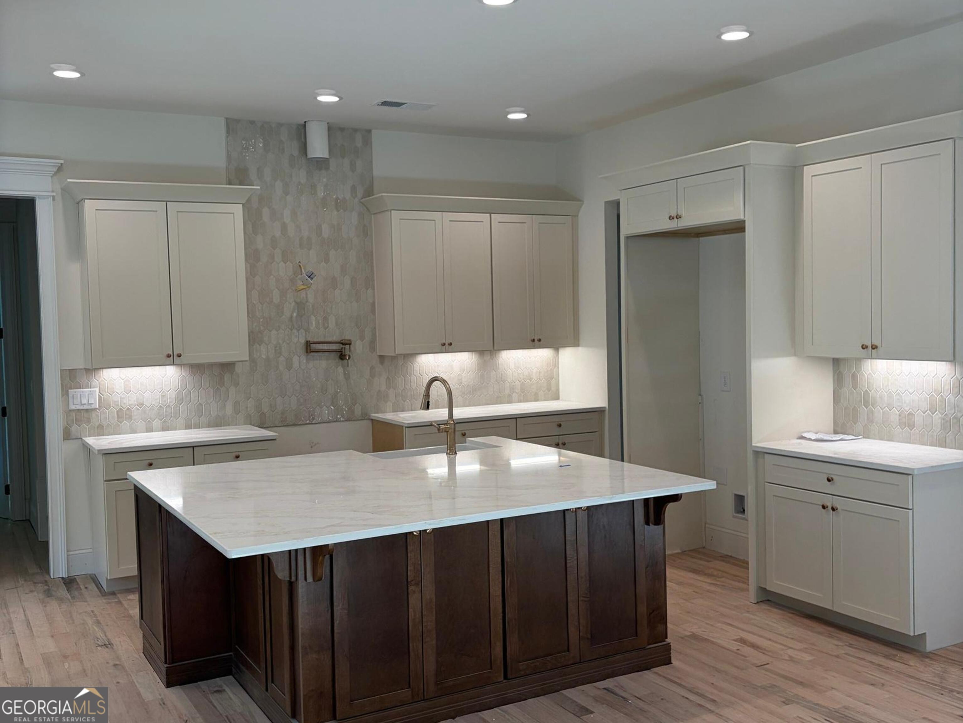 252 Iroquois CT