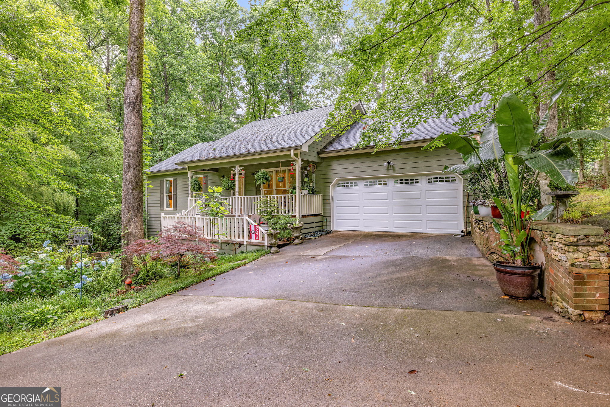 1526 Oakleaf DR