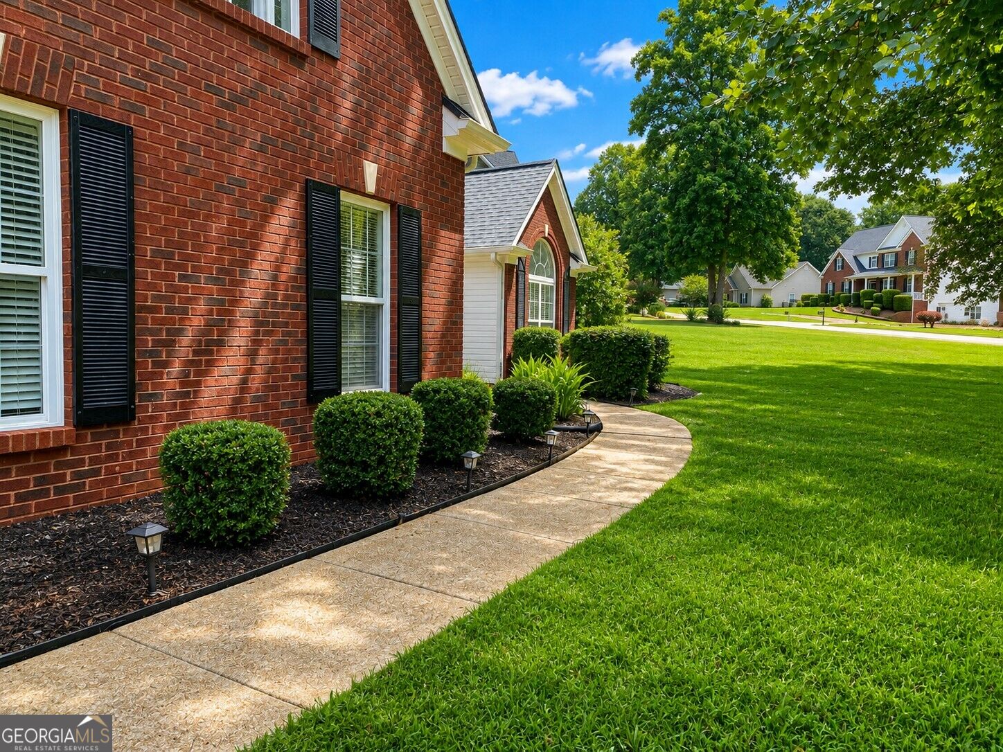 1305 Overland Park DR