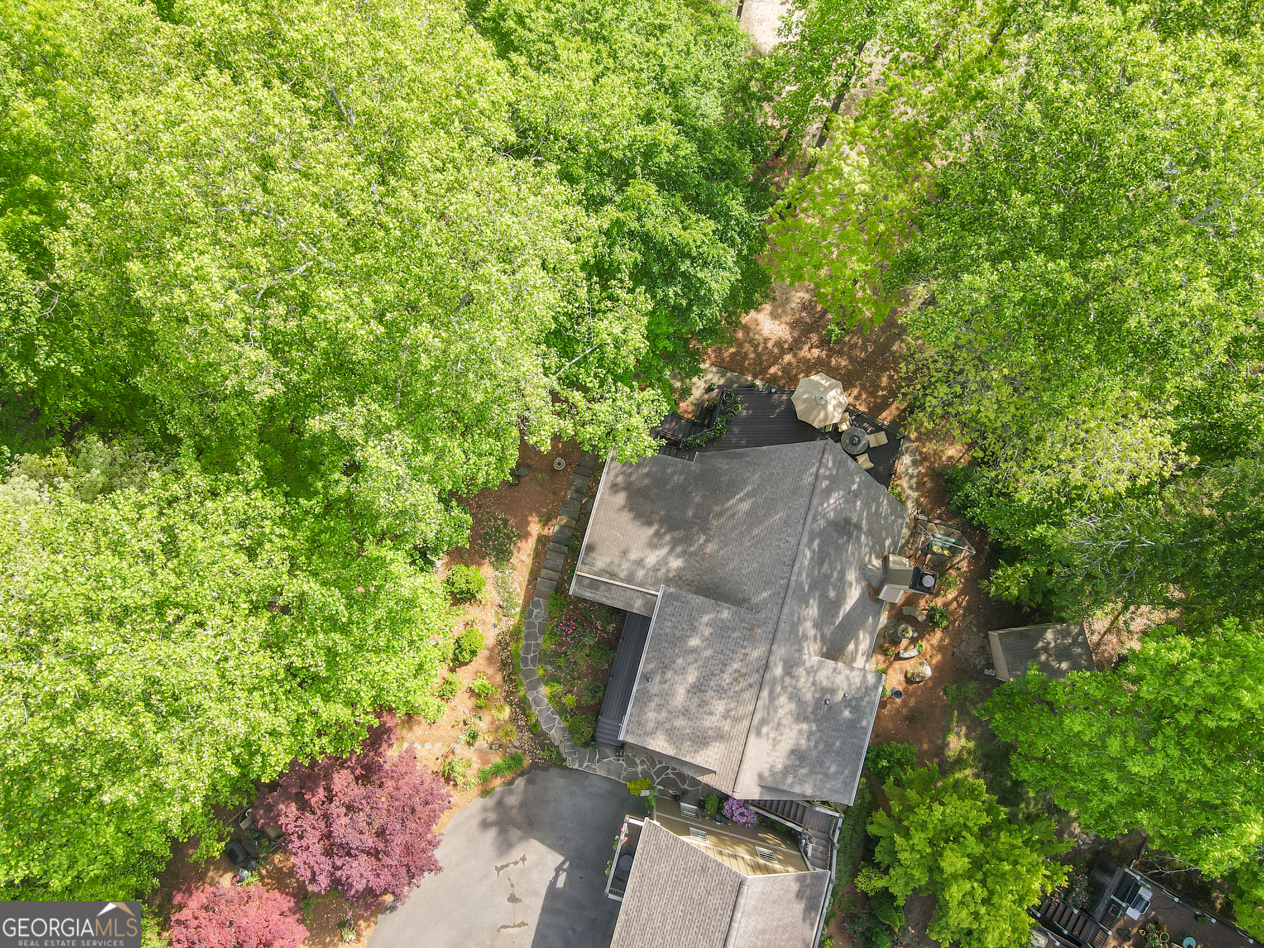 606 Woodland CIR
