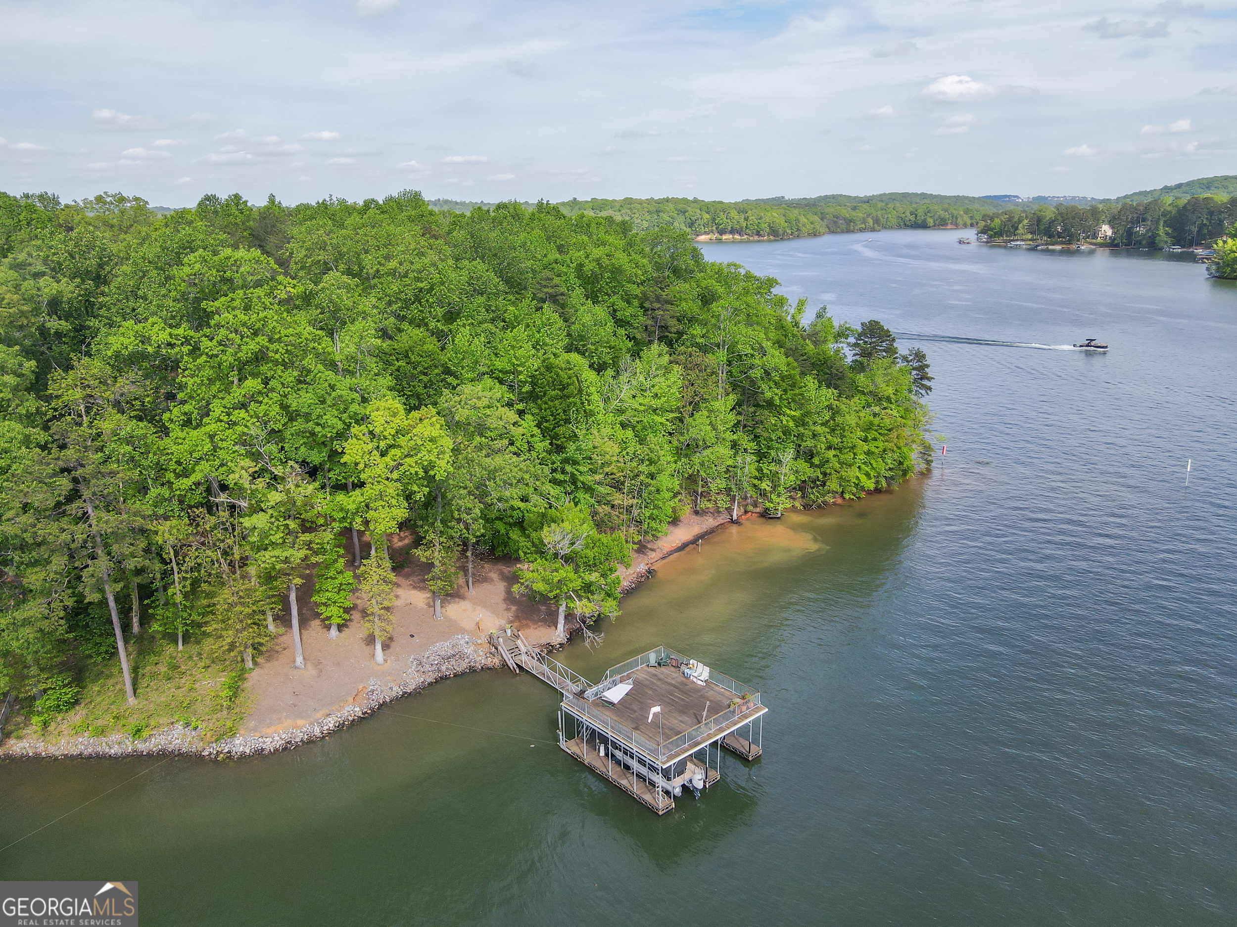 606 Woodland CIR