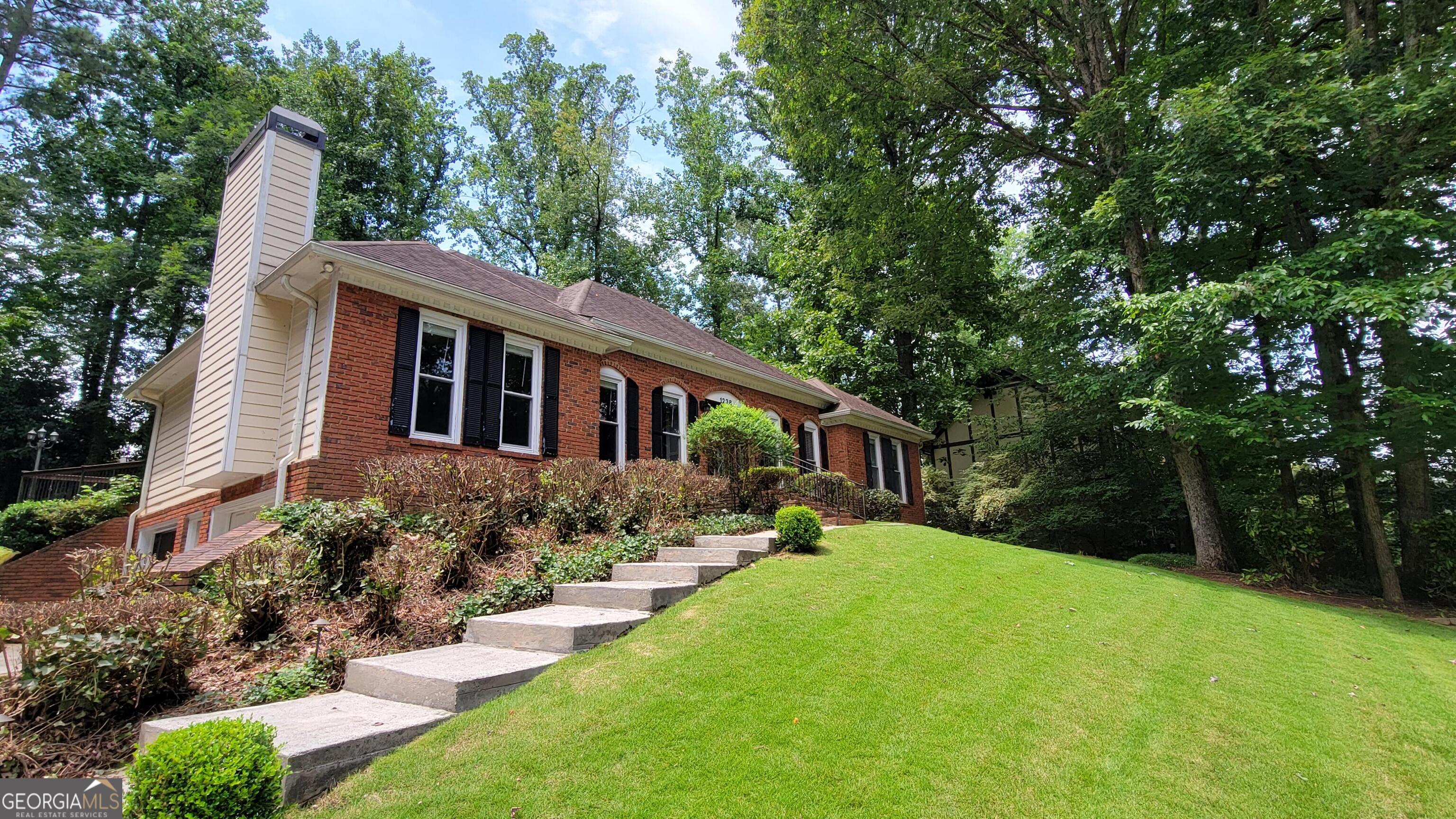 1238 Dunbrooke LN