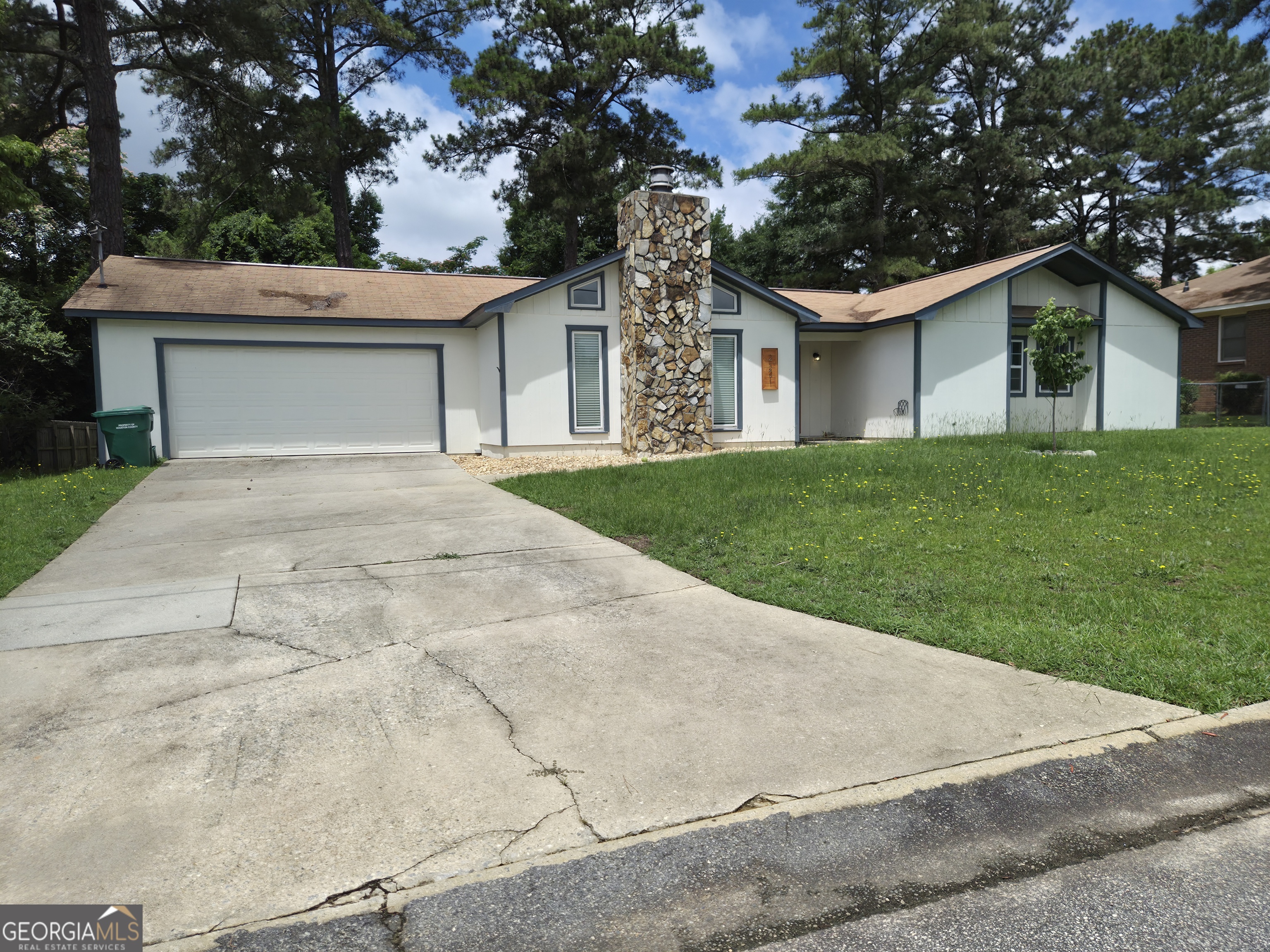 221 Gilchrist DR